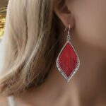 گوشواره‌ رافیا قرمز