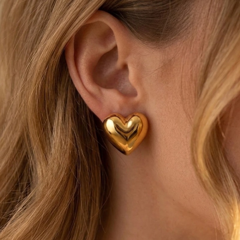 گوشواره میخی زنانه مدل قلب