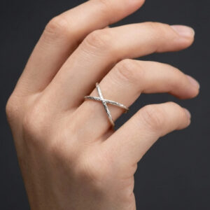 انگشتر زنانه ضربدری مینیمال